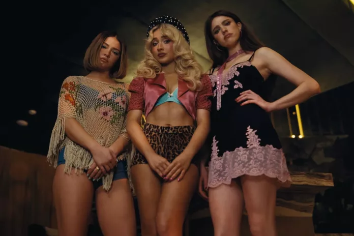 sabrina-carpenter-house-tour-music-video-screenshot-billboard-1800 Foto: Billboard