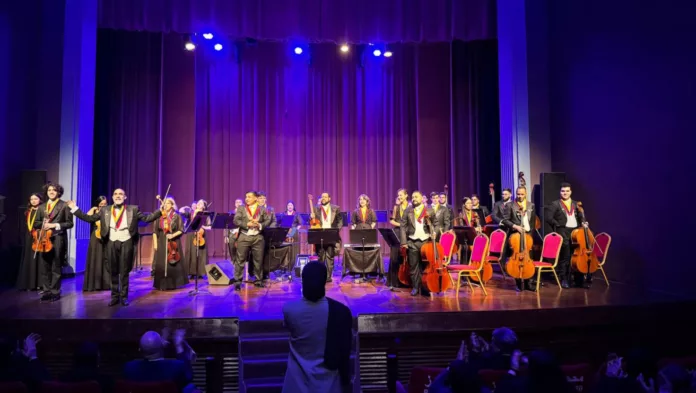 Foto: Globovisión La Orquesta Barroca Simón Bolívar protagonizó ayer una histórica presentación en Argelia